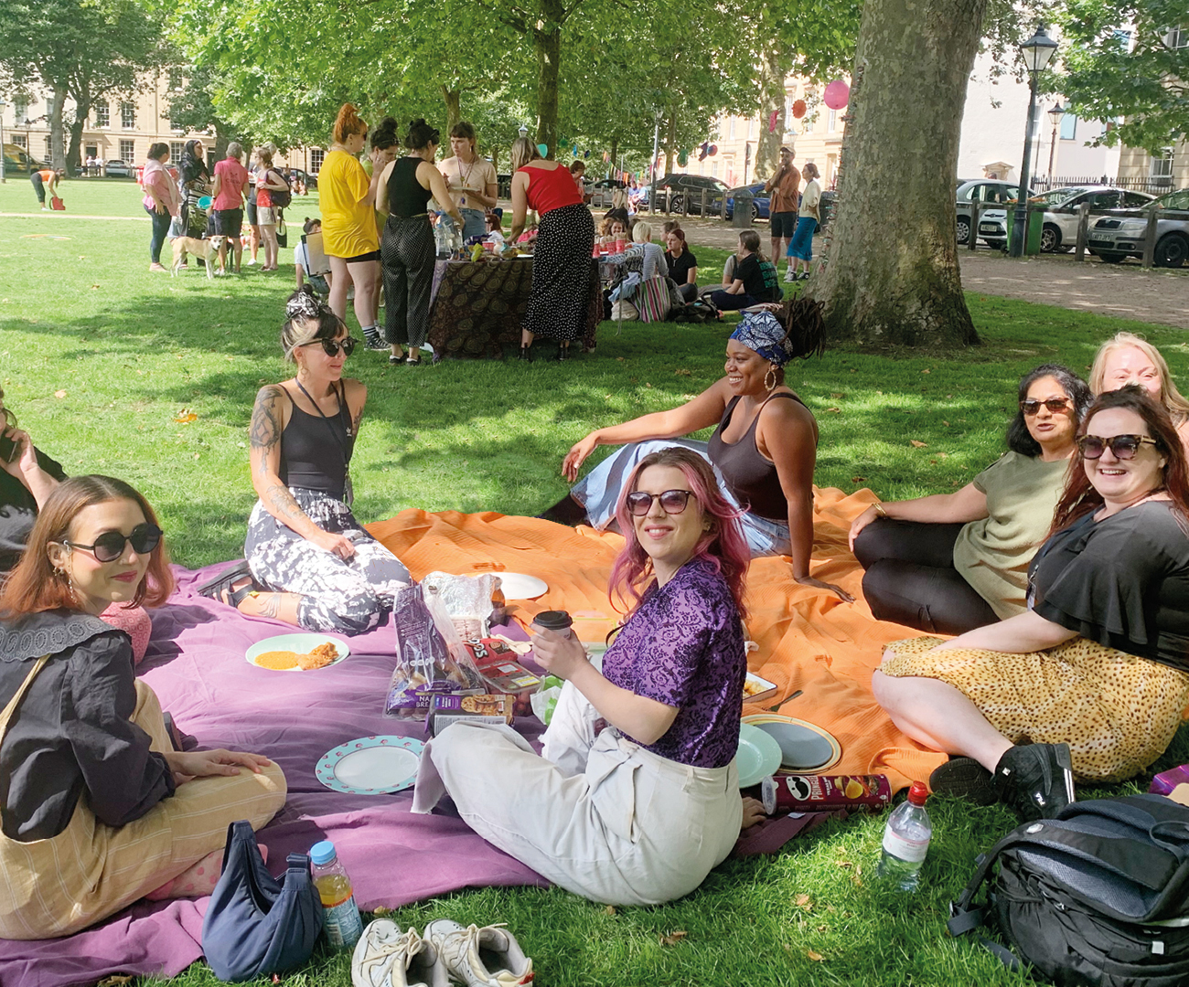 Volunteer-with-us_01